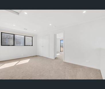 10 Dussehra St, Kalkallo, Vic 3064 - Photo 4