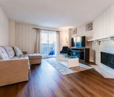 Refreshed & Renovated End Unit Townhouse — 3 Bedrooms Townhouse - Photo 1