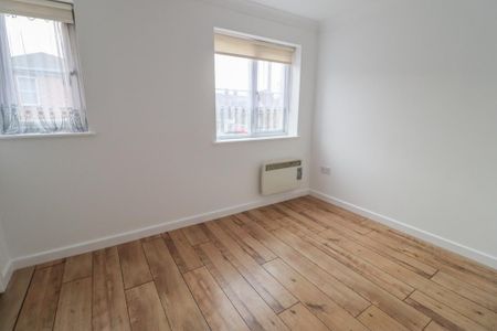 1 bedroom semi-detached house to rent - Photo 2