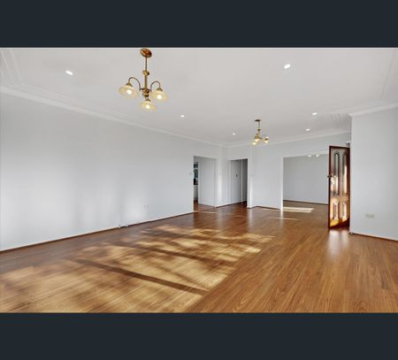 18 Valley View Crescent, North Epping, NSW 2121 - Photo 4