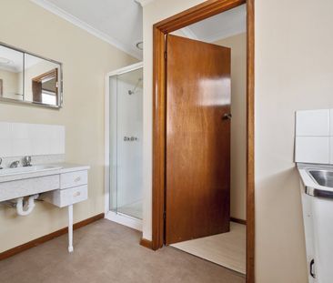 Neat & Tidy 2-Bed Unit - Photo 5