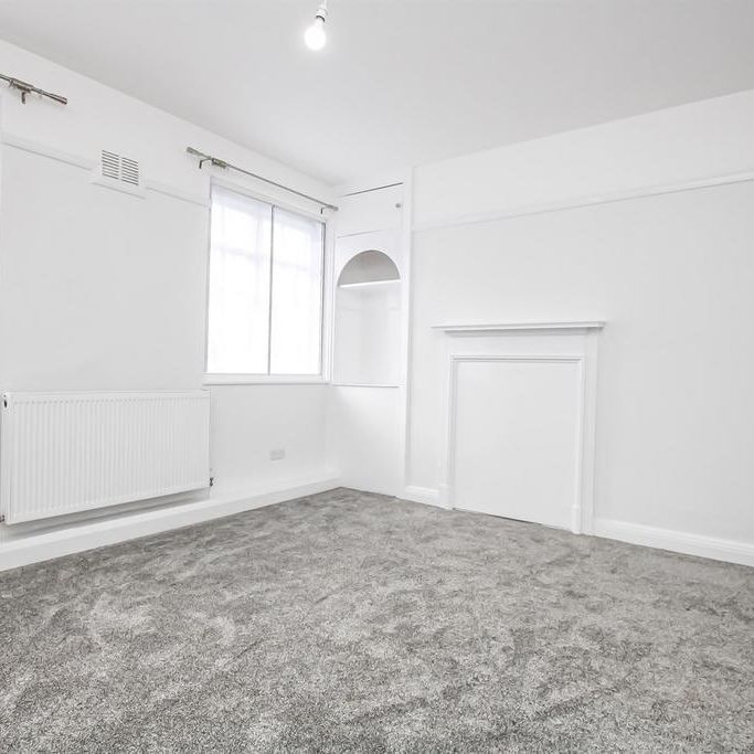 3 bedroom flat to rent - Photo 1