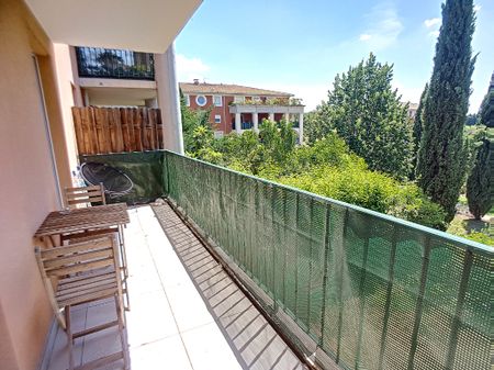 AIX EN PROVENCE Appartement de standing avec terrasse, parking T2 A LOUER Meublé, - Photo 3