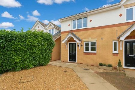 Wyvern Close, Ash Vale, Aldershot, Surrey, GU12 - Photo 4