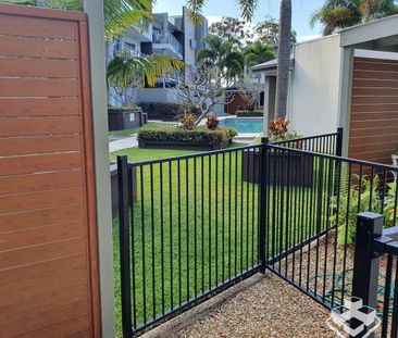 Freestanding villa in boutique complex - Photo 1