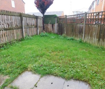 3 bedroom Semi-detached house to let - Photo 6