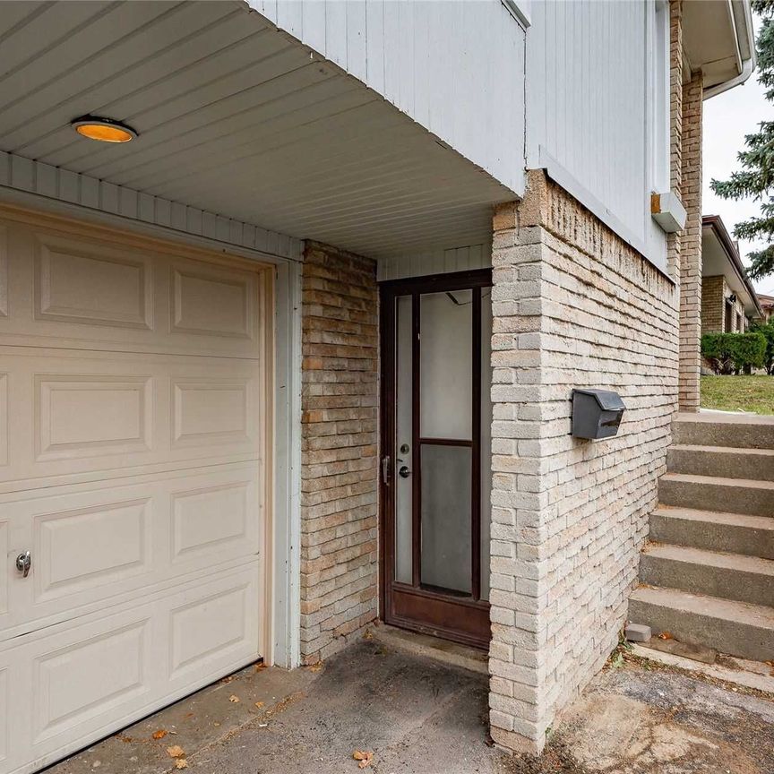 For Lease - 2896 Arvida Circle, Mississauga, Ontario - Photo 1