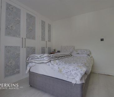 4 bedroom terraced house to rent - Photo 6