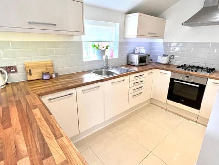 2 bedroom flat to rent - Photo 5