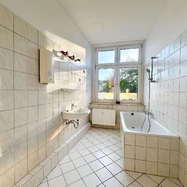 KREFELD-STADTMITTE: SCHÖNE 3-ZIMMER WOHNUNG ZU MIETEN! - Photo 1