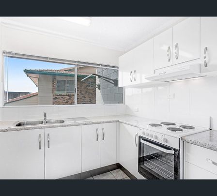 3/5 Rose Street, North Ward, Qld 4810 - Photo 1