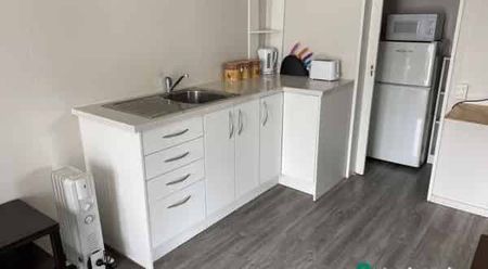 Furnished Rooms Available - Power & Internet Included! - Photo 2