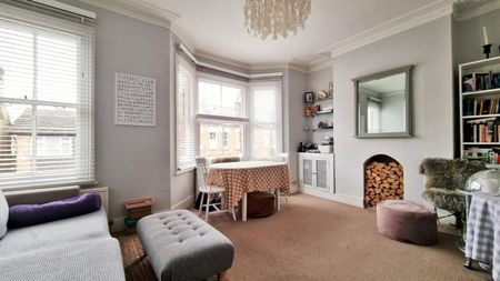 1 bedroom Flat To Let - Photo 3