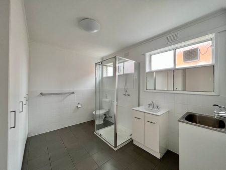 Neutral, Updated and Conveniently Located - Photo 3