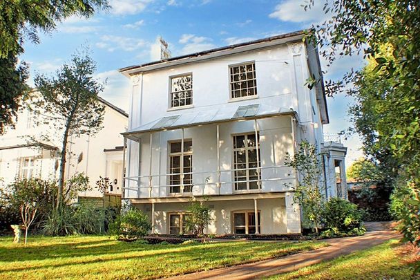 10 bedroom detached house to rent - Photo 1