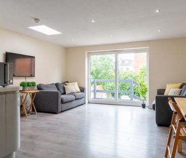 6 bedroom house to rent - Photo 1