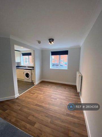 2 bedroom flat to rent - Photo 3
