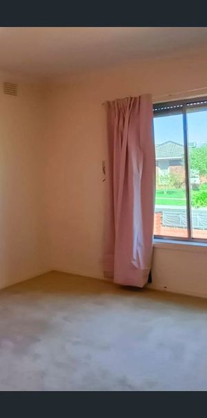 Spacious Family Living Near Schools, Shops & Transport - Photo 1