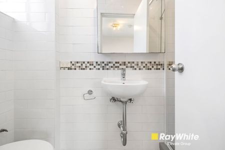 Charming North-Facing Studio in Leafy Glebe Setting - Photo 4