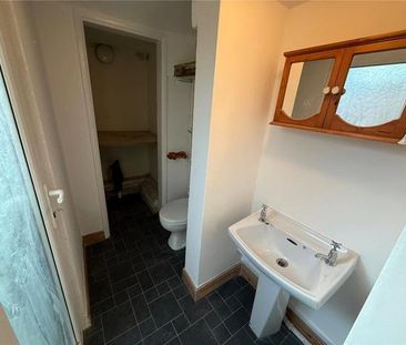 2 bedroom terraced house to rent - Photo 6