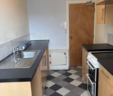 1 Bed Flat, Radstock Road, L6 - Photo 2