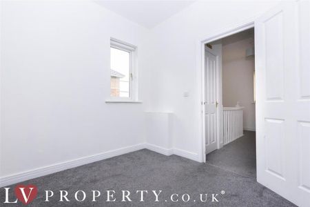 4 bedroom end of terrace house to rent - Photo 5