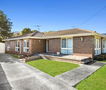 Family living in Belmont's heart - Photo 6