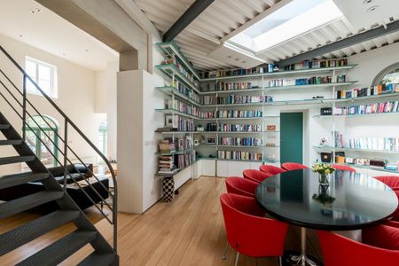 Iconic Grade II* listed modernist house to let in Surrey. - Photo 2