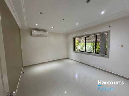 LARGE 4 BEDROOM HOUSE FOR LEASE - Photo 2