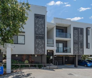 Boutique Three Bedroom ,Three Bathroom Unit in Bushland Setting wit... - Photo 5