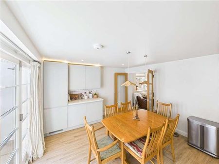 High Street, Crediton, Devon, EX17 - Photo 3