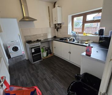 Room in a Shared House, Sladefield Road, B8 - Photo 4