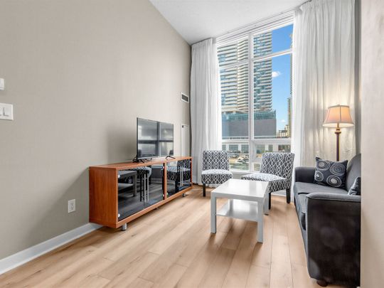 For Lease - 18 Harbour Street Unit# 202, Toronto, Ontario - Photo 1