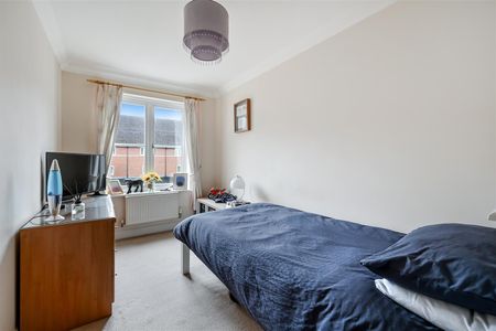 To Let 2 Bed Apartment - Photo 3