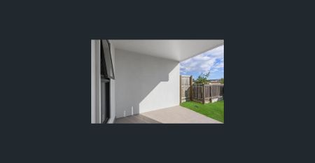 Modern Townhouse Living in the Heart of Ripley – Low Maintenance & High Convenience - Photo 4