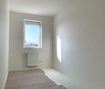 Lichtrijke nieuwbouwwoning in het centrum van Torhout - Photo 1