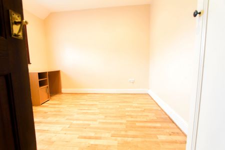 Dunley Drive, New Addington, Croydon, CR0 - Photo 2
