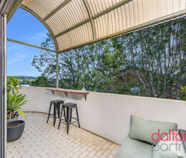 RENOVATED UNIT IN PRIME LOCATION - Photo 4
