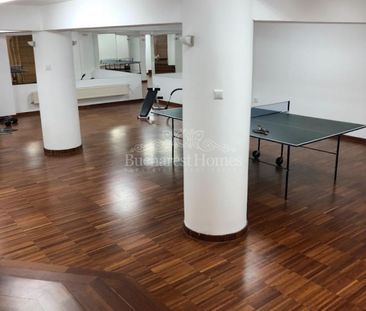 Contemporary Family Villa with Heated Pool, Pipera - Photo 2