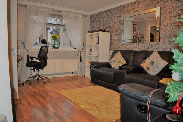 3 bedroom semi-detached house to rent - Photo 1