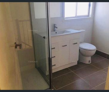 4/18 Shankland Boulevard, Meadow Heights, Vic 3048 - Photo 1