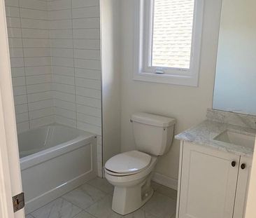 For Lease - 1362 Blackmore Street, Innisfil, Ontario - Photo 3