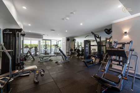 East Perth - Photo 4