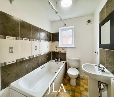 2 bedroom semi-detached house to rent - Photo 6