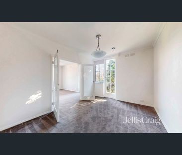 Light & Bright South Yarra Apartment - Photo 1