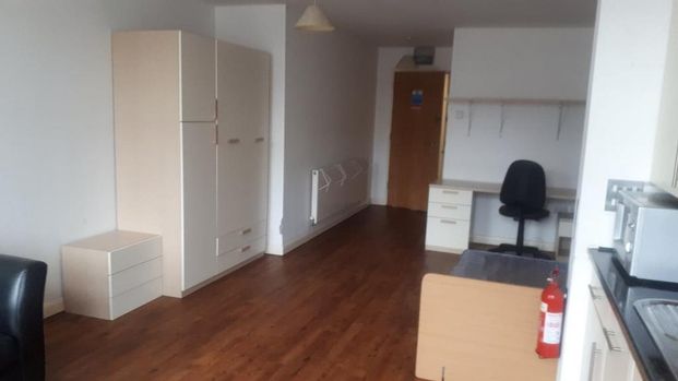 Studio to rent - Photo 1