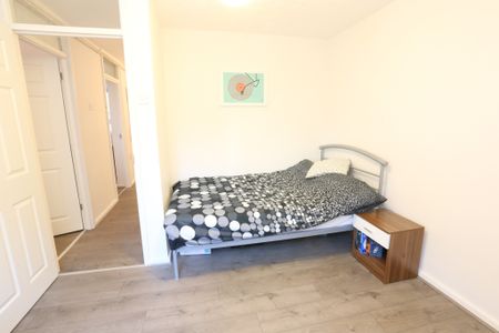 Spey Street – Room 1 - Photo 4