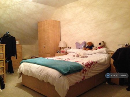 3 bedroom semi-detached house to rent - Photo 3