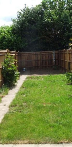 2 bedroom end of terrace house to rent - Photo 2