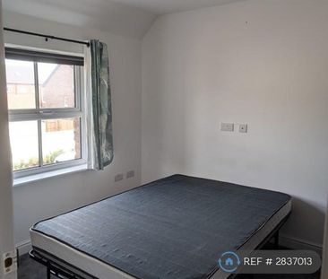 1 bedroom in a house share to rent - Photo 1